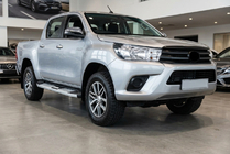 Toyota Hilux 2015– Mevsim Grey sānu pakāpieni (2 gab., alumīnijs) foto 1