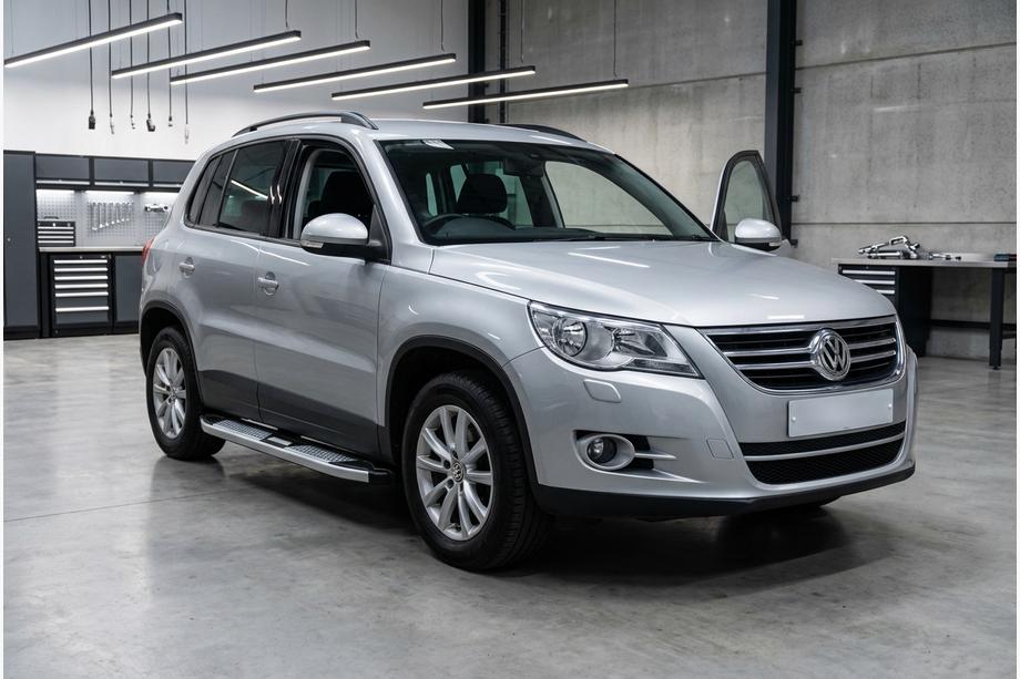 Volkswagen Tiguan 2007–2016 Mevsim Grey sānu pakāpieni (2 gab., alumīnijs) Image