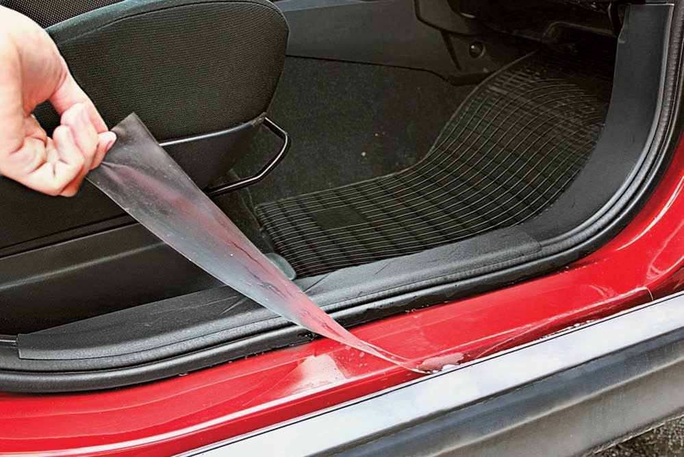 Aizsargplēve automašīnas sliekšņiem