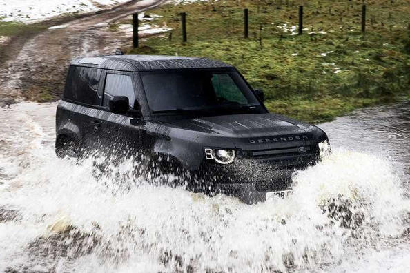 Land Rover Defender apvidnieks ieguvis 520 ZS motoru Foto 1
