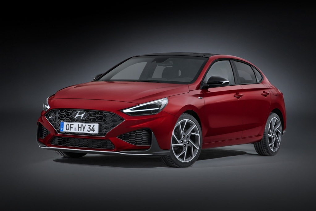 Atjauninātā Hyundai i30 Fastback liftbeka apskats