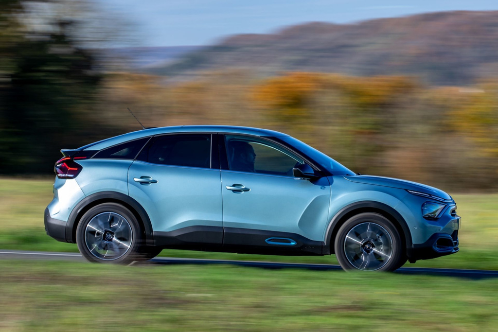 Elektriskā hečbeka Citroen e-С4 apskats