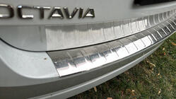 Skoda Octavia IV A8 2020– Aizmugurējā bufera aizsarguzlika Carmos (SW, nerūsējošais tērauds) foto 1
