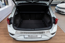 Volkswagen T-Roc 2017–2025 Aizmugurējā bufera uzlika Carmos (nerūsējošais tērauds) foto 2
