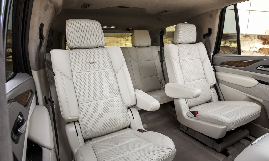 Jaunās paaudzes Cadillac Escalade apvidnieka apskats