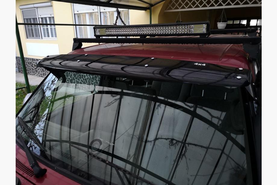 Nissan Patrol Y61 1997–2011 Saules aizsargs vējstiklam Foto 3