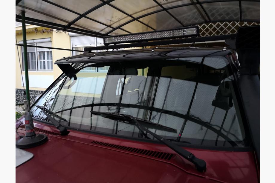 Nissan Patrol Y61 1997–2011 Saules aizsargs vējstiklam Foto 5