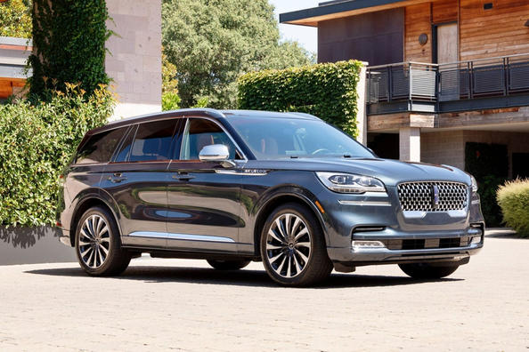 Premium septiņvietīgs krosovers Lincoln Aviator