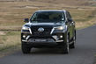 Atjauninātā Toyota Fortuner apvidus auto apskats foto 1
