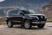 Atjauninātā Toyota Fortuner apvidus auto apskats foto 3