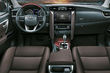 Atjauninātā Toyota Fortuner apvidus auto apskats foto 7