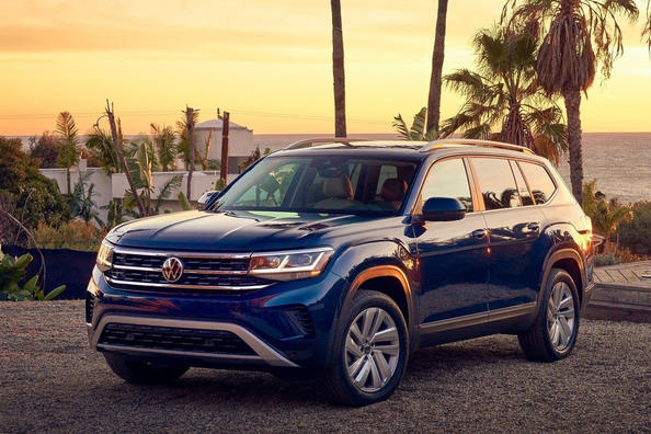 Atjauninātais septiņvietīgais Volkswagen Atlas krosovers