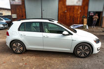 Volkswagen Golf 7/E-Golf 2012–2020 OmsaLine Solid jumta reliņi (2 gab., melni) foto 6