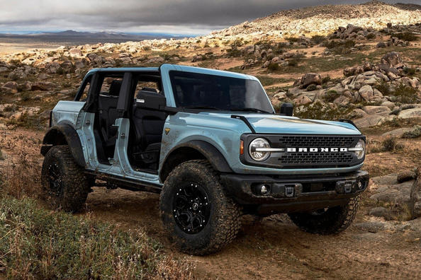 Jaunās paaudzes Ford Bronco apvidnieka piecdurvju versija