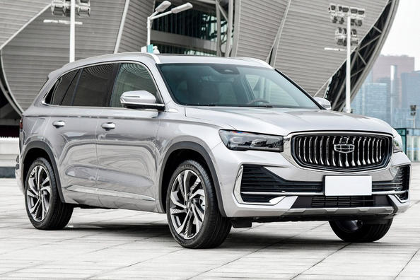 Notika Geely Xingyue L flagmaņa krosovera prezentācija