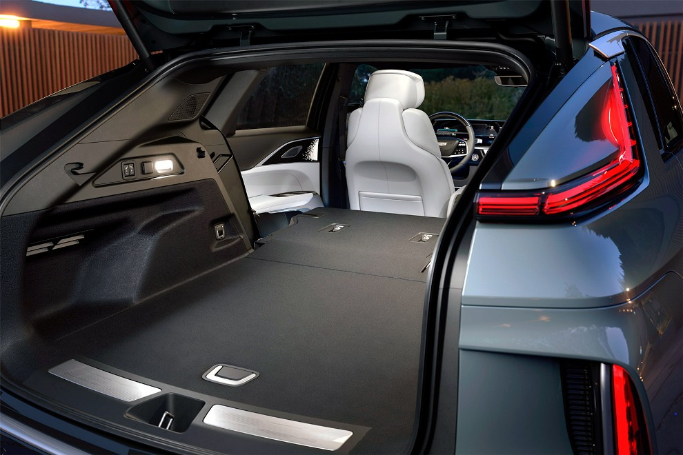 Cadillac Lyriq krosovers – amerikāņu zīmola pirmais sērijveida elektroauto