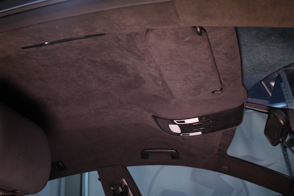 Auto griestu pāršūšana saviem spēkiem