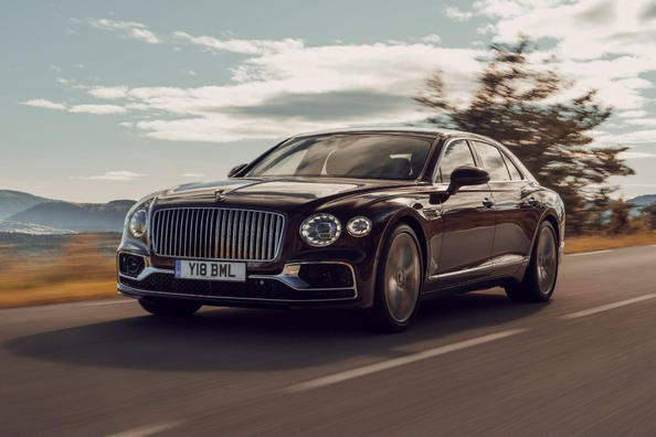 Apskats: pilnpiedziņas luksusa sedans Bentley Flying Spur