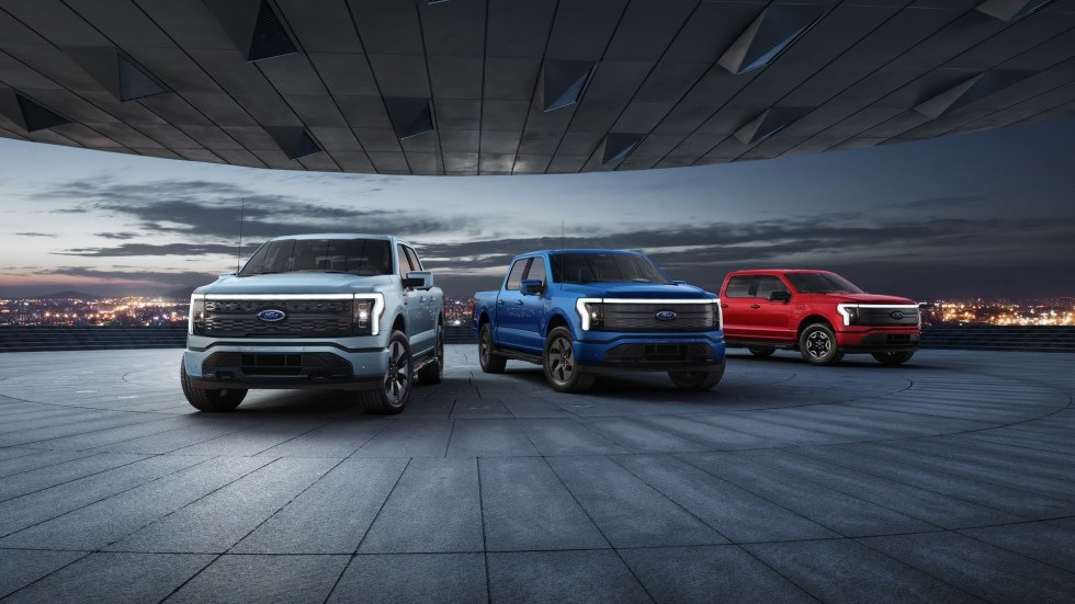 Ford prezentēja F-150 pikapa elektrisko versiju