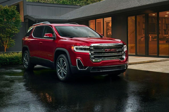Septiņvietīgā apvidnieka GMC Acadia apskats