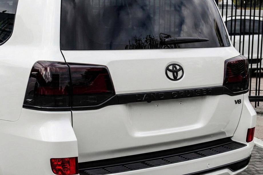 Toyota Land Cruiser 200 2007–2021 Aizmugurējie lukturi 2016-2021 (Sequential Black) Image