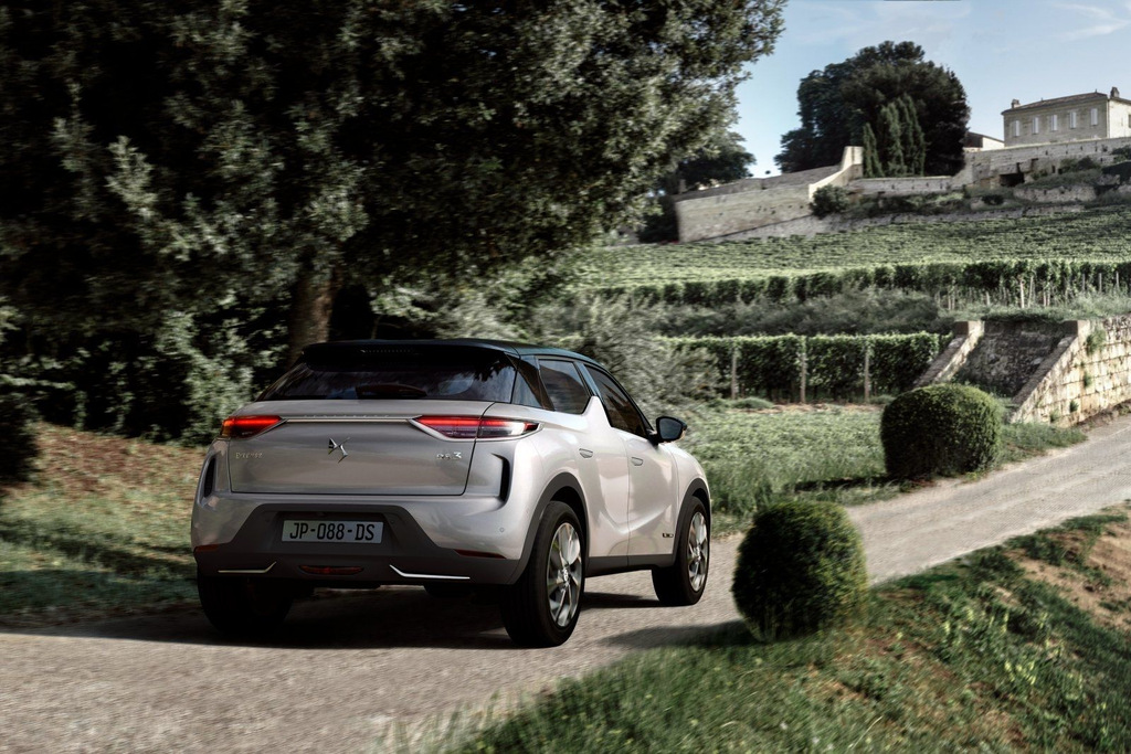 Pilsētas krosovera DS 3 Crossback E-Tense elektriskā versija