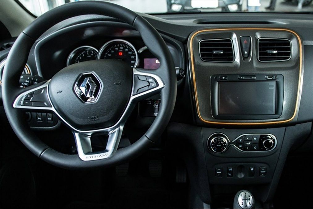 Paaugstinātas caurgājamības universālis Renault Logan MCV Stepway