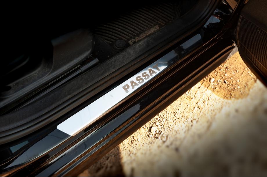 Volkswagen Passat B7 2012–2015 Sliekšņu uzlikas Carmos V1 (4 gab., nerūsējošais tērauds) Image