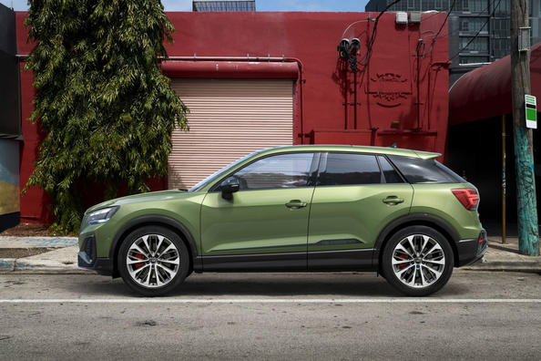 Apskats: jaudīgais pilnpiedziņas krosovers Audi SQ2 Foto 3
