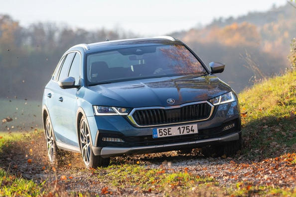 Apvidus universālim ar paaugstinātu caurgājamību Skoda Octavia Scout Foto 1
