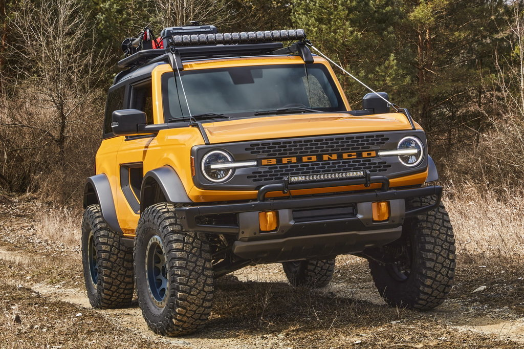 Trīsdurvju apvidus auto Ford Bronco apskats