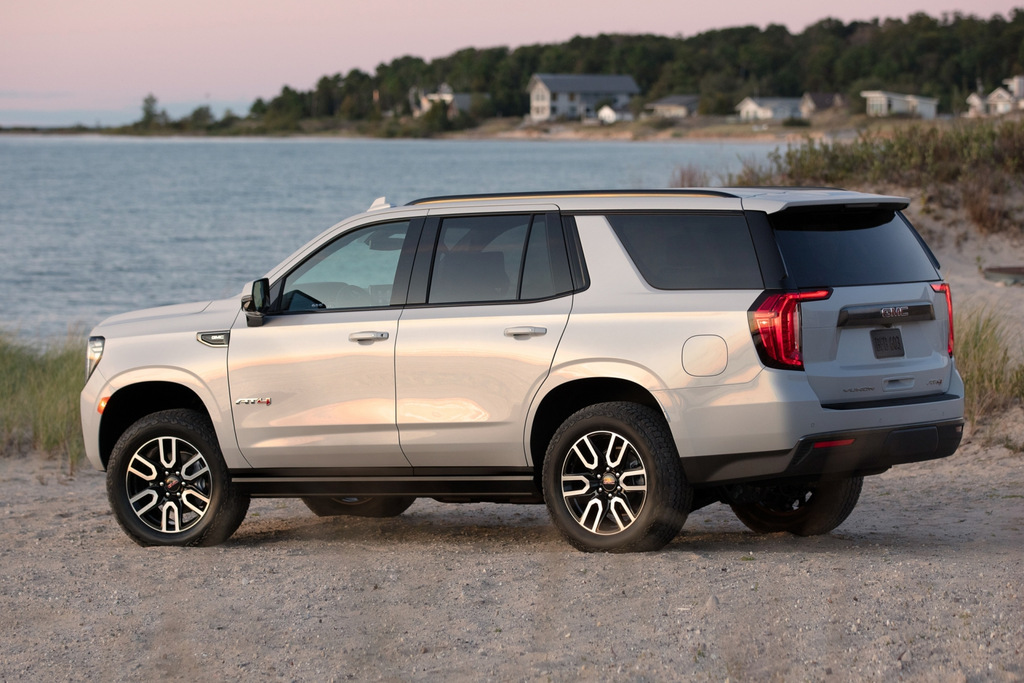 Apskats: lielais 8-vietīgais apvidus auto GMC Yukon