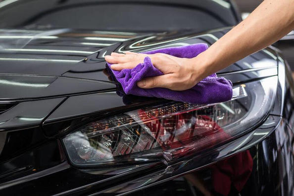 Kā pareizi uzklāt vasku automašīnai