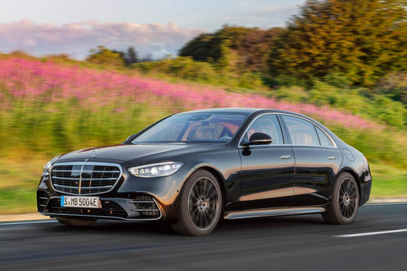 Jaunās paaudzes premium sedans Mercedes-Benz S-Class Foto 6