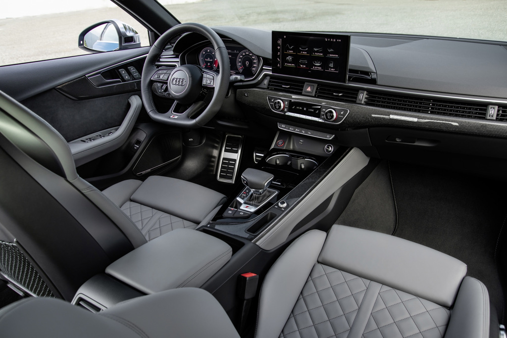 Audi S4 sedana sporta versija