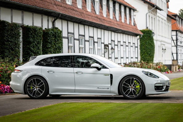 Apskats: pilnpiedziņas universālis Porsche Panamera Sport Turismo