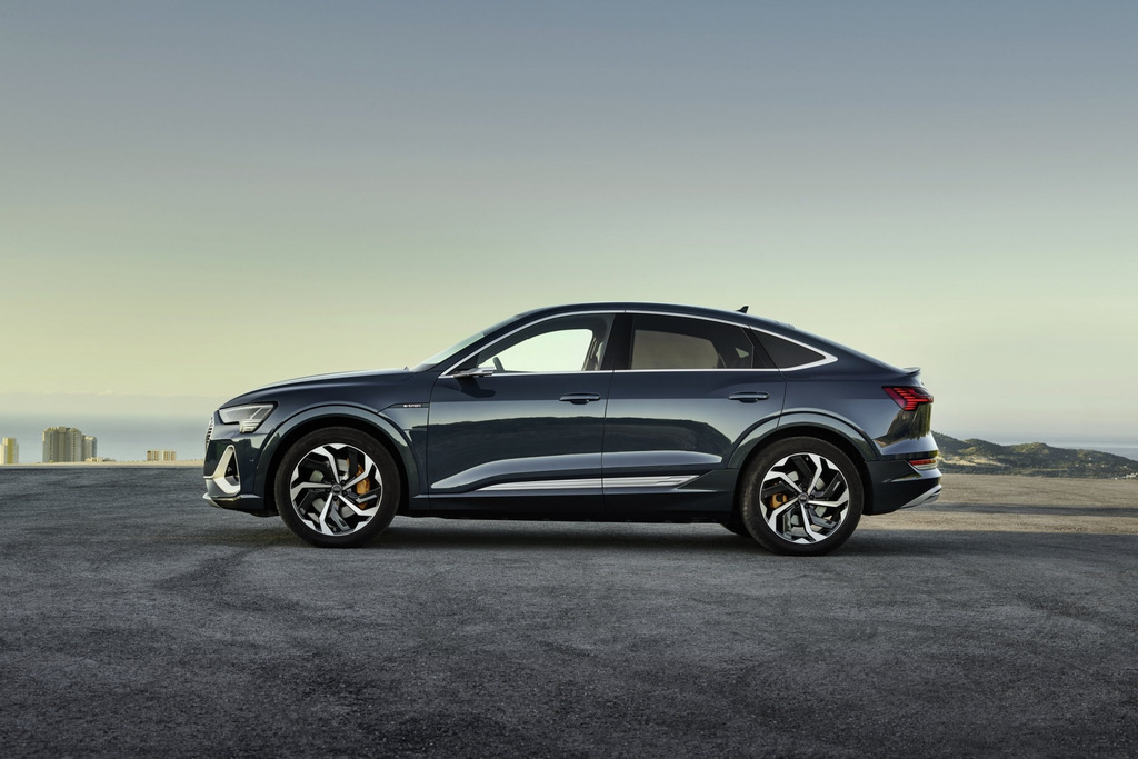Kupejveida pilnpiedziņas elektriskais krosovers Audi e-tron Sportback