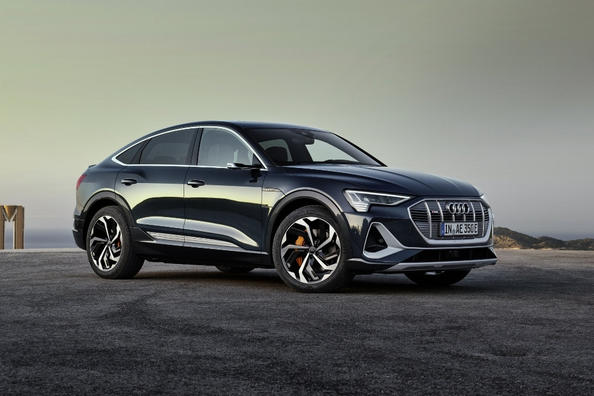 Kupejveida pilnpiedziņas elektriskais krosovers Audi e-tron Sportback