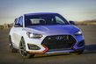 Sportiskā hečbeka Hyundai Veloster N apskats foto 2