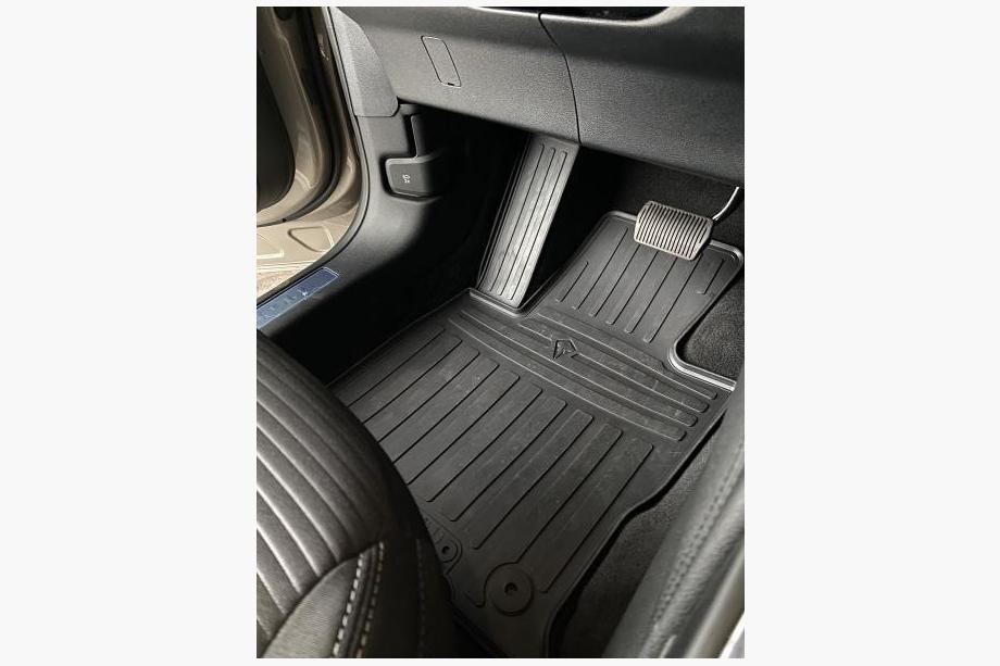 Ford Kuga/Escape 2019– Gumijas salona paklājiņi (4 gab., Stingray Premium) Image