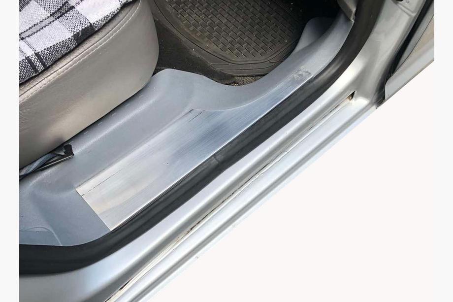Volkswagen Caddy 2004–2010 Iekšējo sliekšņu uzlikas (bez uzraksta, nerūsējošais tērauds) Image