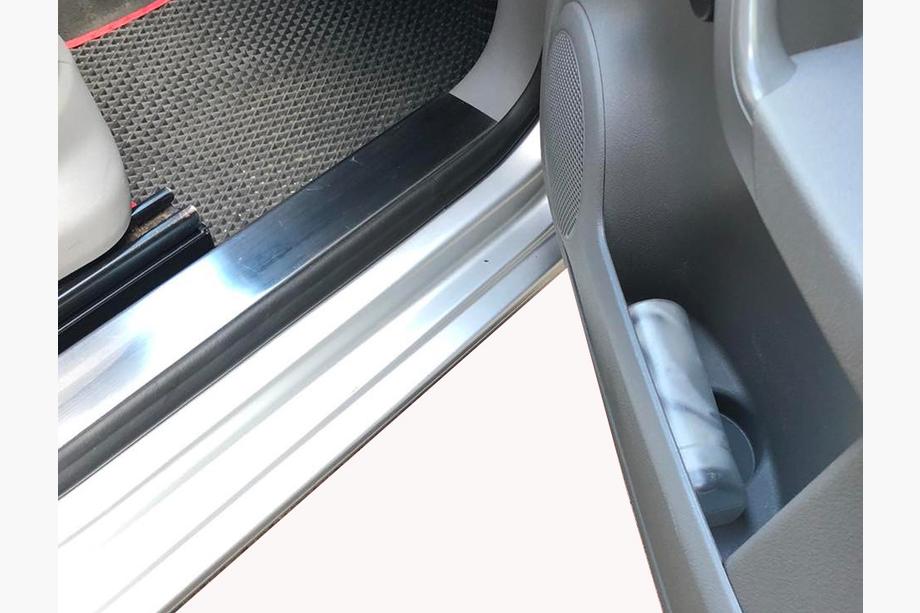 Volkswagen Caddy 2004–2010 Iekšējo sliekšņu uzlikas (bez uzraksta, nerūsējošais tērauds) 4 gab. Foto 3