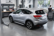 Honda HR-V 2014–2021 Sānu pakāpieni Allmond Grey (2 gab., alumīnijs) foto 2