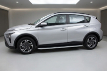 Hyundai Bayon 2021– Sānu sliekšņi Tayga Grey (2 gab., alumīnijs) foto 2