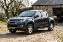 Isuzu D-Max 2011–2019 Sānu sliekšņi Allmond Black (2 gab., alumīnijs) foto 1