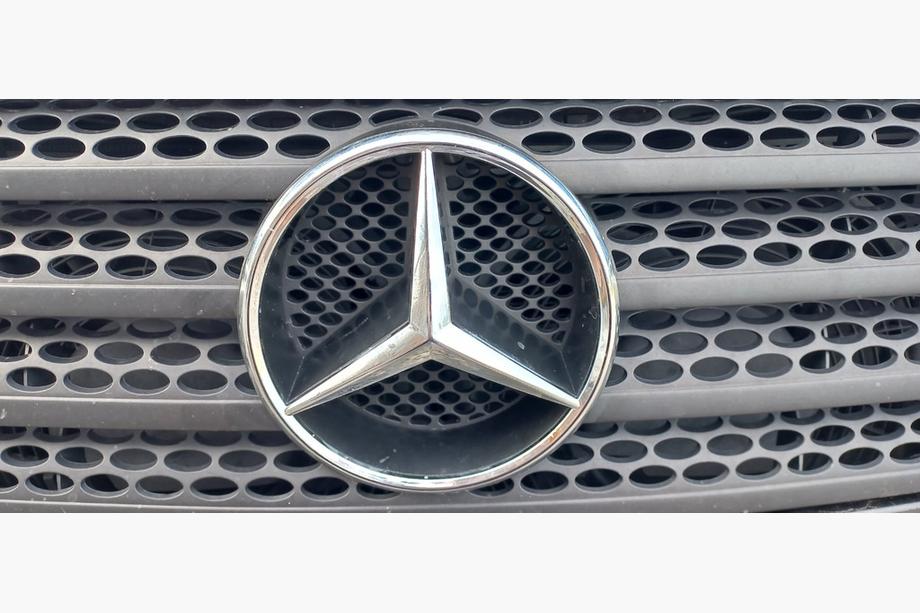 Mercedes Viano 2004–2014 Priekšējā emblēma (2004-2010) Image