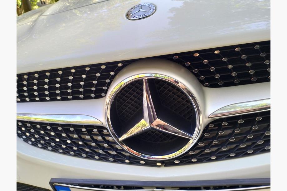Mercedes GLA X156 2014–2019 Priekšējā emblēma (18,4 cm) Image
