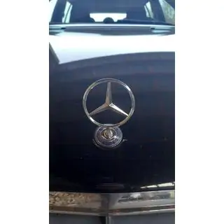 Emblēma ar tēmēkli (ar uzrakstu)