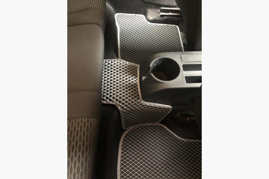 Volkswagen Golf 6 2008–2014 EVA auto paklājiņi (melni) Foto 11