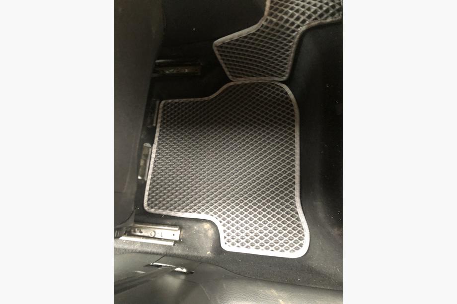 Volkswagen Golf 6 2008–2014 EVA auto paklājiņi (melni) Foto 12